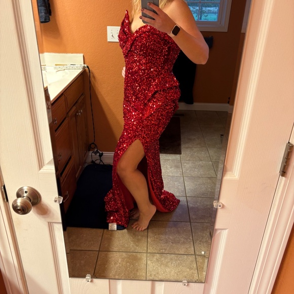 NWOT Portia & Scarlett Red sequin dress - Picture 2 of 3